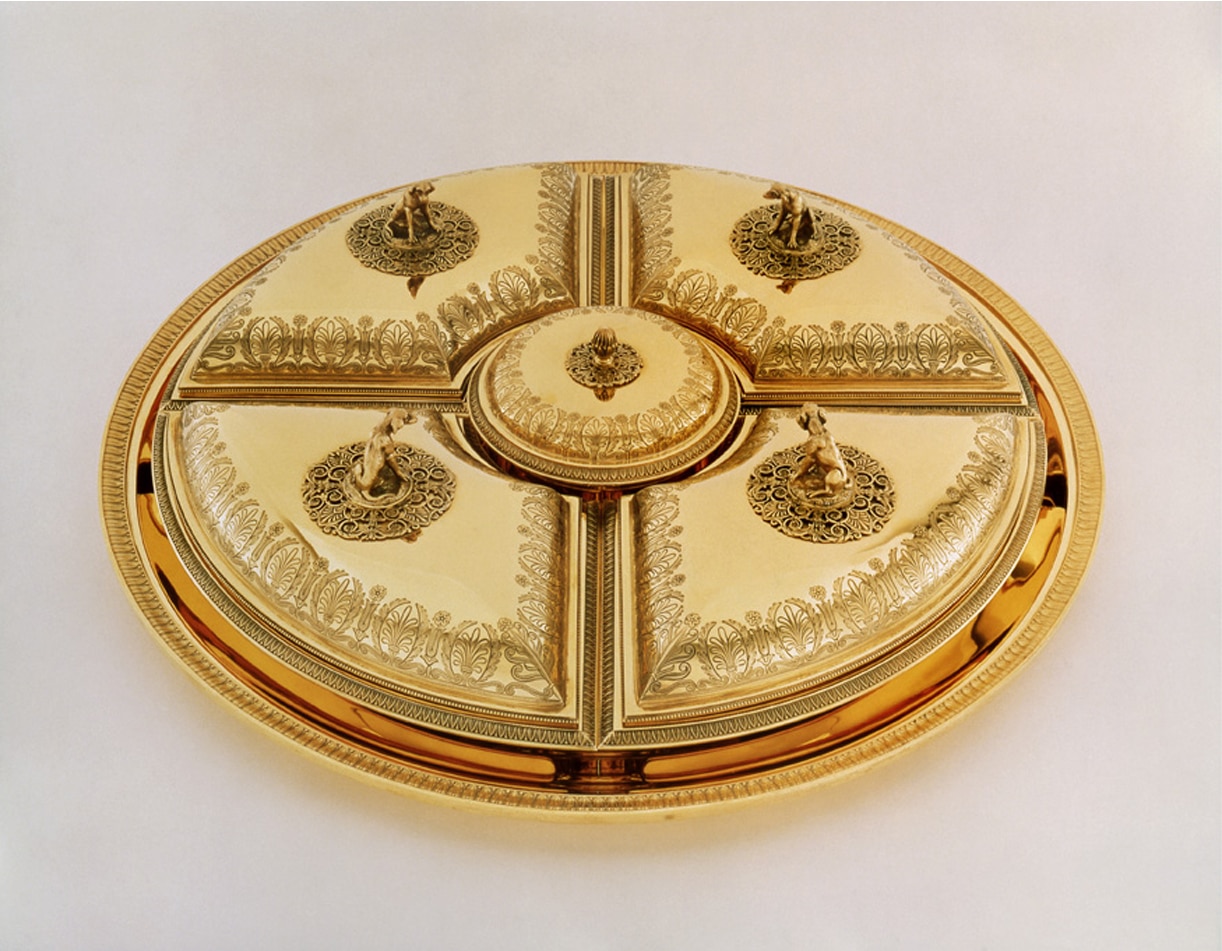 Serving plate in sterling silver and gold-gilt finish designed by Martin-Guillaume Biennais