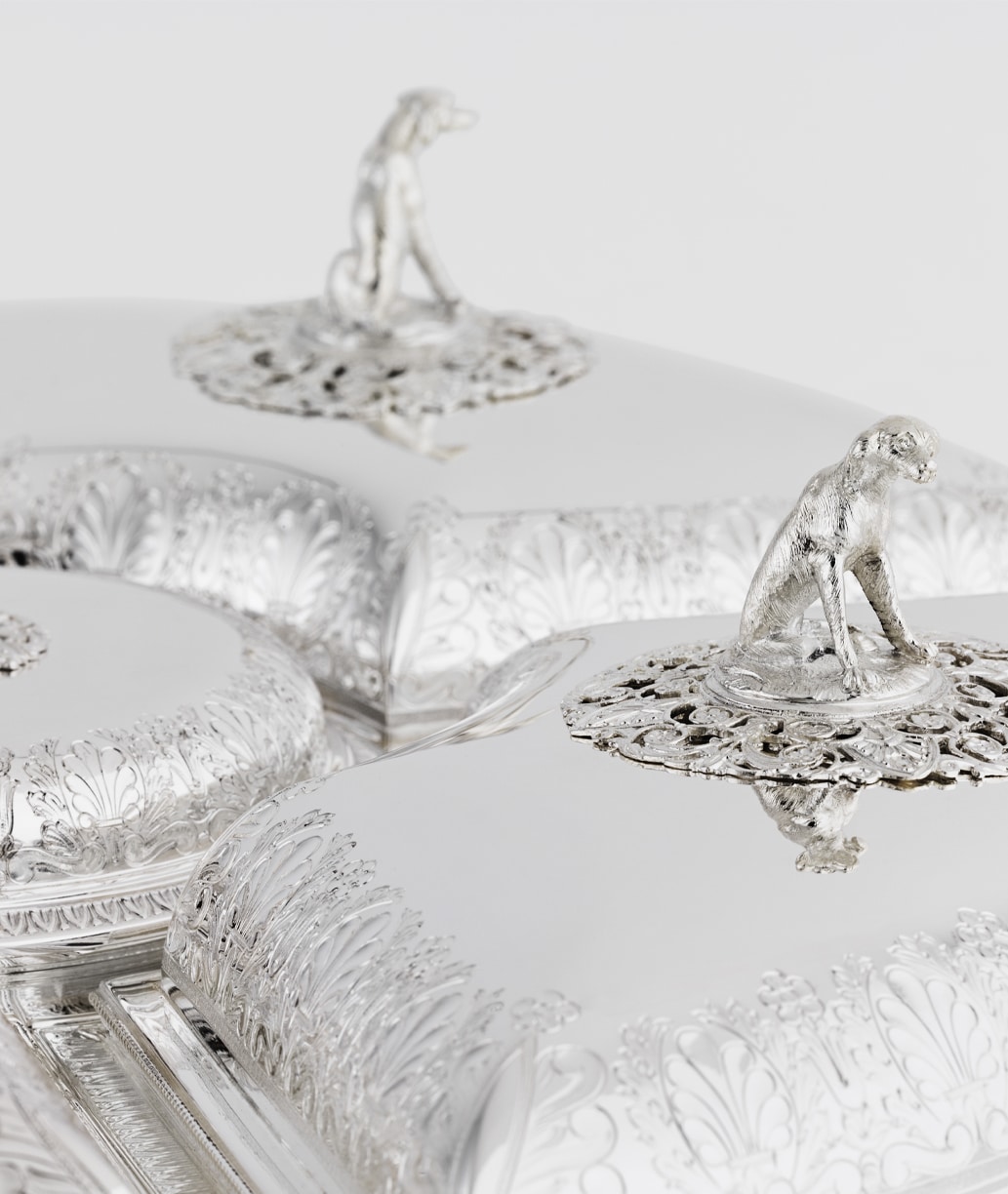 Serving plate in sterling silver designed by Martin-Guillaume Biennais