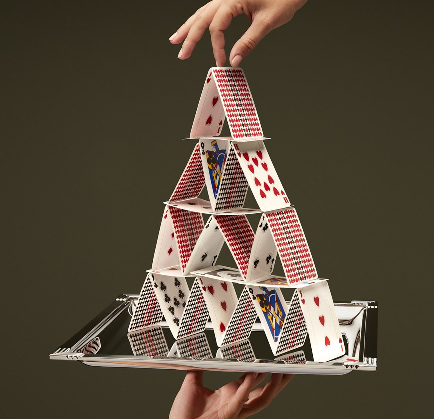 Château de cartes réalisés à partir de cartes de la collection Jeux de Puiforcat