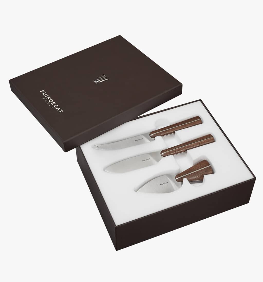 Three cheese knives box from Couteaux d'orfèvre collection in sterling steel and wood