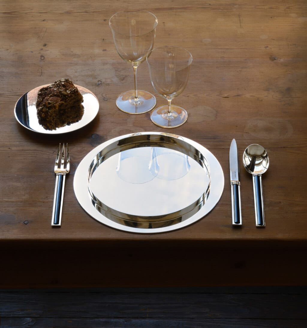 Assiette à salade et petite assiette à pain de la collection Dinner Service par Donald Judd