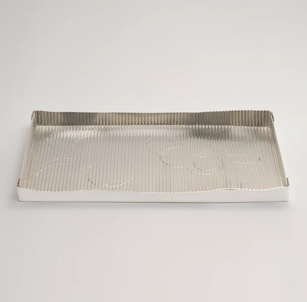 Plateau de la collection Silver Set 2025 sur fond blanc 