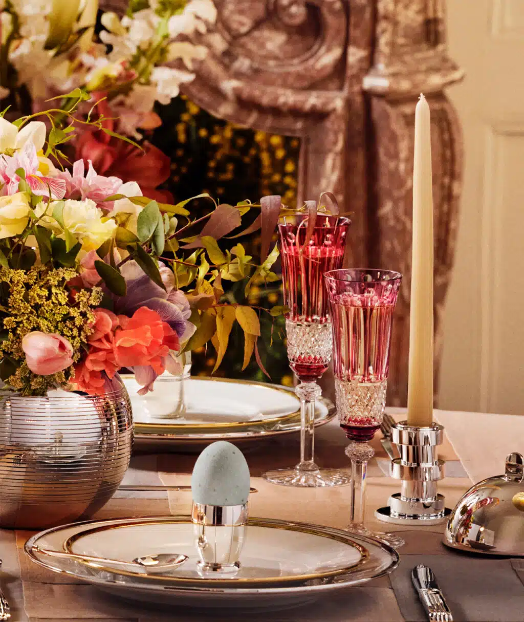 Coquetier de la collection Cannelle sur une table dressée