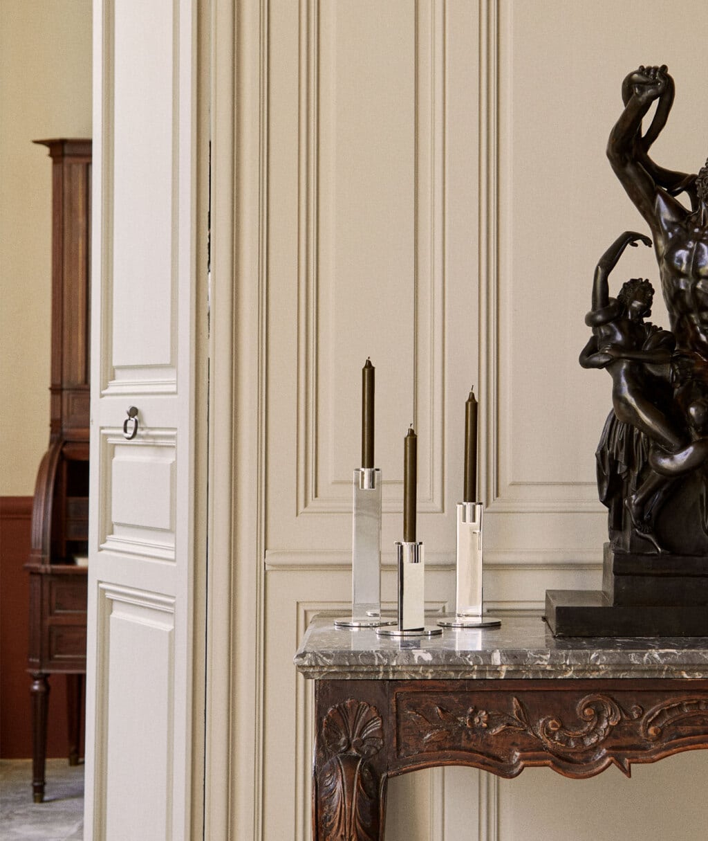 Bougeoirs Pilotis sur une desserte en marbre