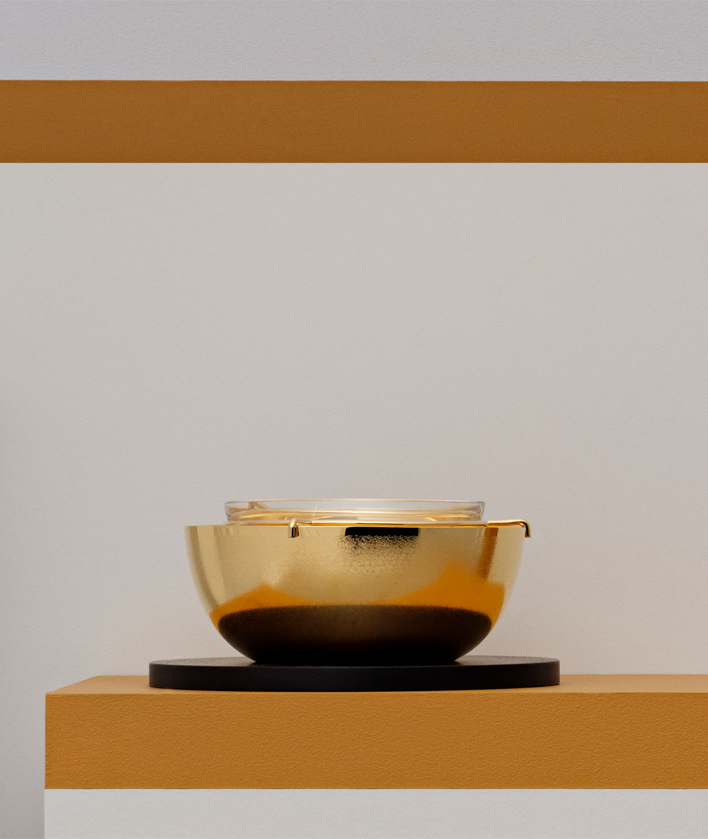 Bol à caviar en métal argenté, bol en cristal et socle en bois et finition vermeil de la collection Jacaranda de Puiforcat