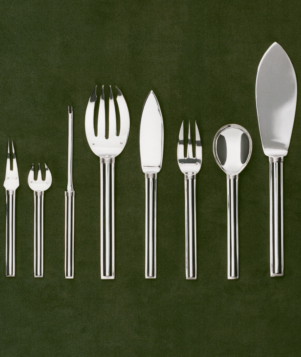 Couverts de la collection Cannes sur un fond vert