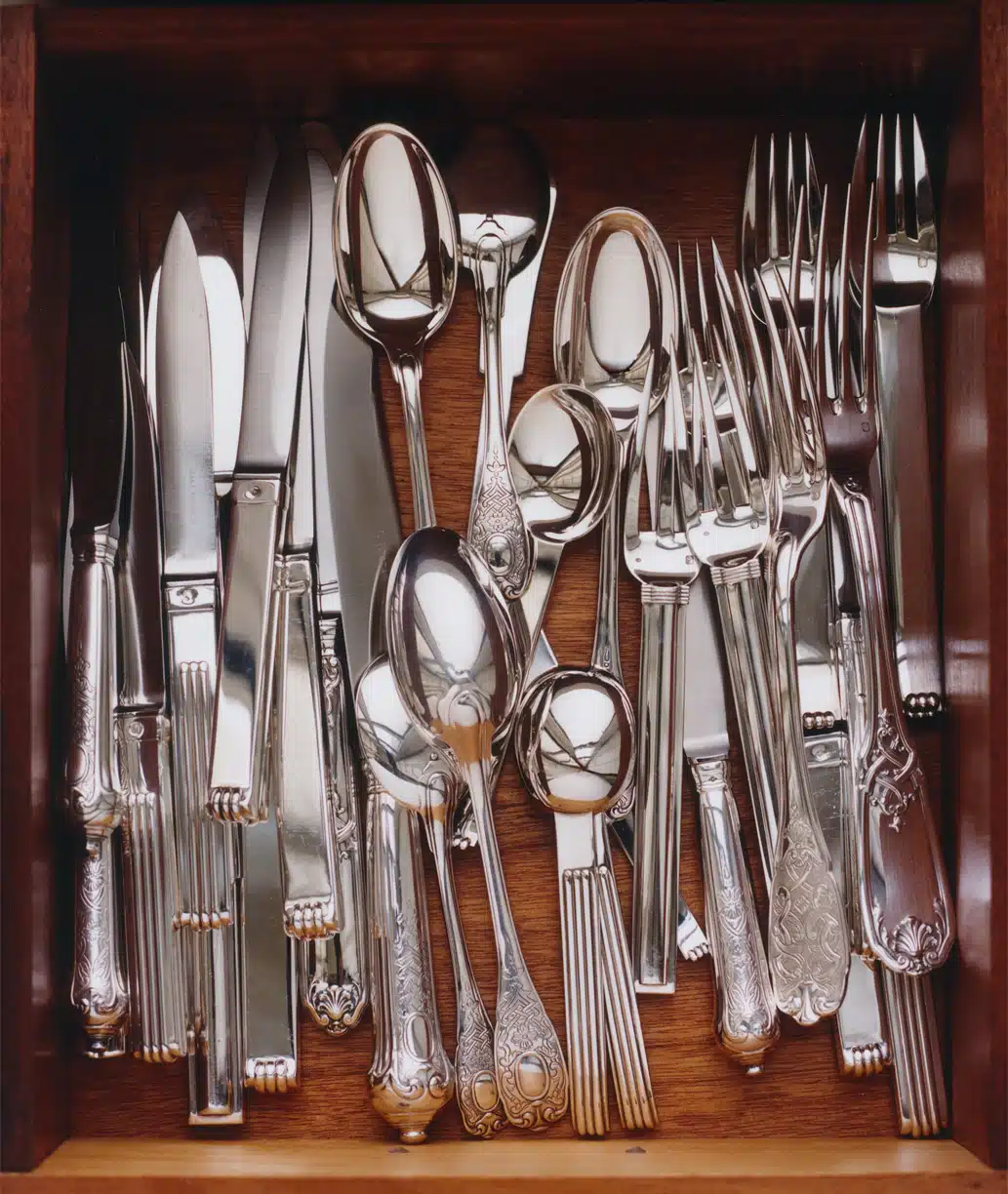 Couverts de table en métal argenté et argent massif