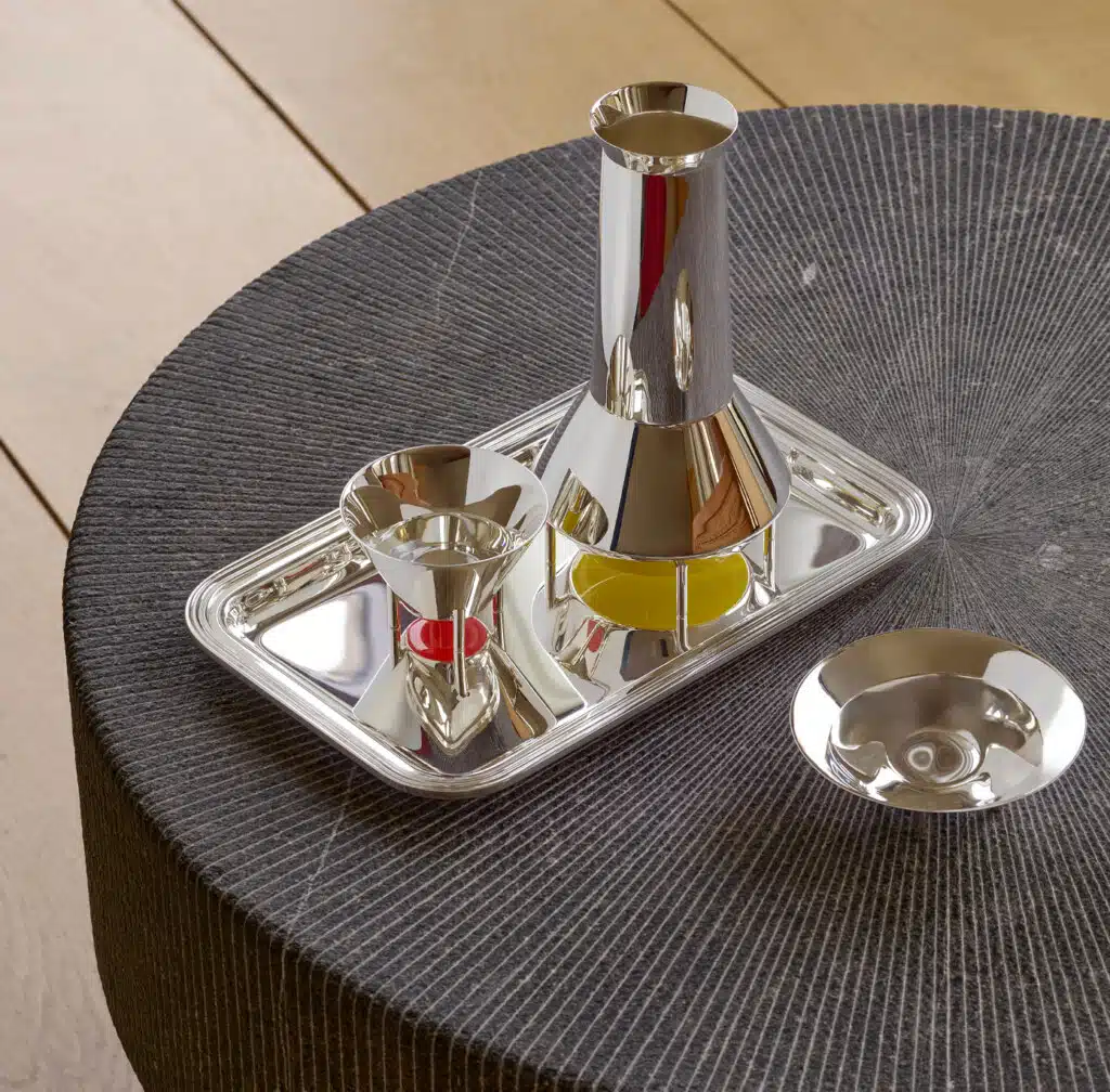 Verres et carafe de la collection Kanmi réalisée en collaboration avec Tomás Alonso
