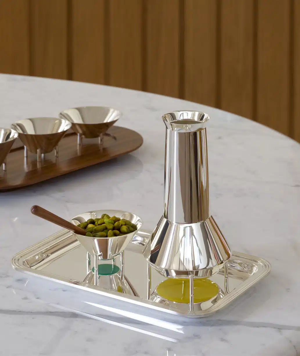 Verres et carafe de la collection Kanmi réalisée en collaboration avec Tomás Alonso