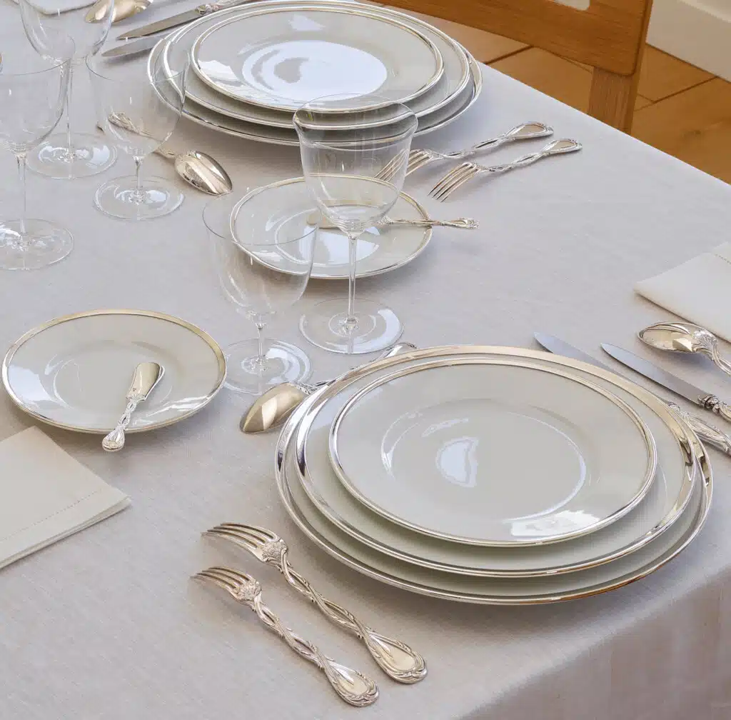 Couverts Royal sur une table dressée